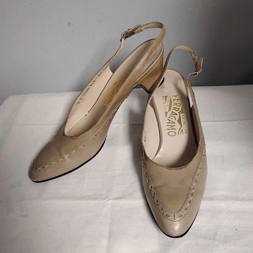❤️SALVATORE FERRAGAMO Beige Tan Leather Sling Back Low Pumps Shoes 6 6.5